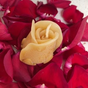 Rose Candle - Pure beeswax hand crafted